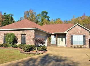 476 Pinebrook Cir, Brandon, MS 39047