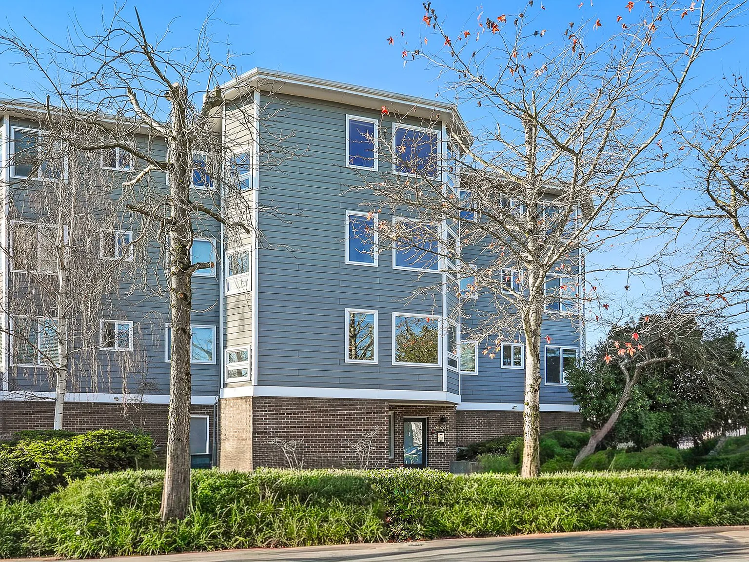 St Francis Apartments — Photo 1