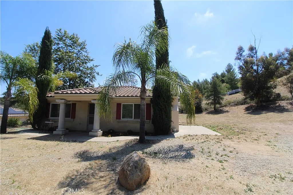 2 bed, 865 sqft, $2,750 — Photo 3