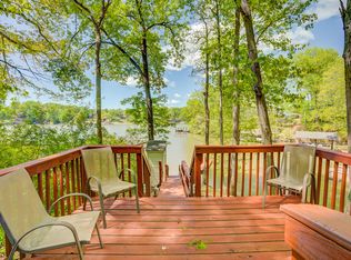 1005 Seaview Dr, Goodview, VA 24095