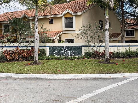 3rd image of 3814 Coral Tree Cir #3814