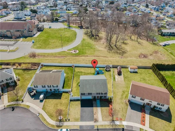 71 Fairview Ave, East Providence, RI 02914