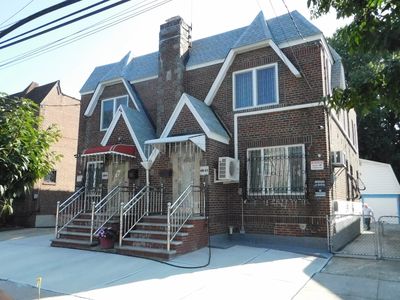 6843 Alderton St, Rego Park, NY, 11374