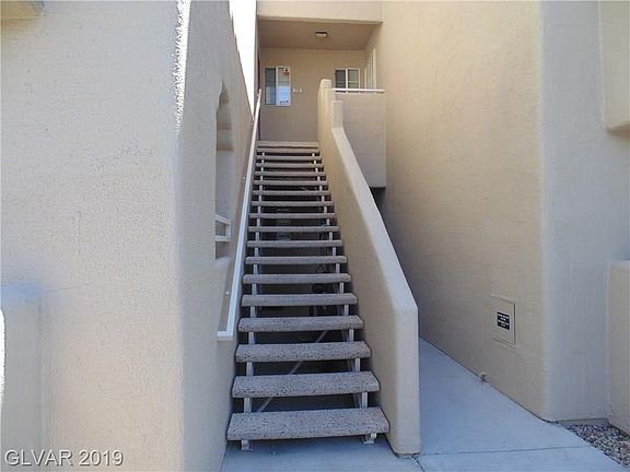 5th image of 1908 Desert Falls Ct Unit 211