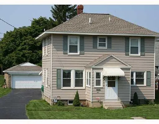 446 Halley Ave photo 1