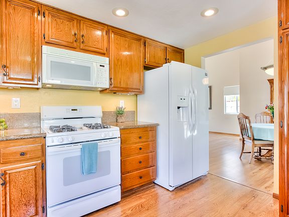 2nd image of 10870 Colusa St