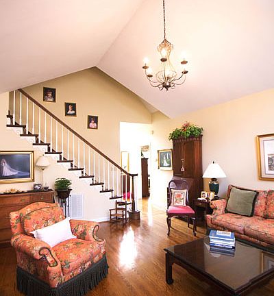 3rd image of 125 Glencove Dr