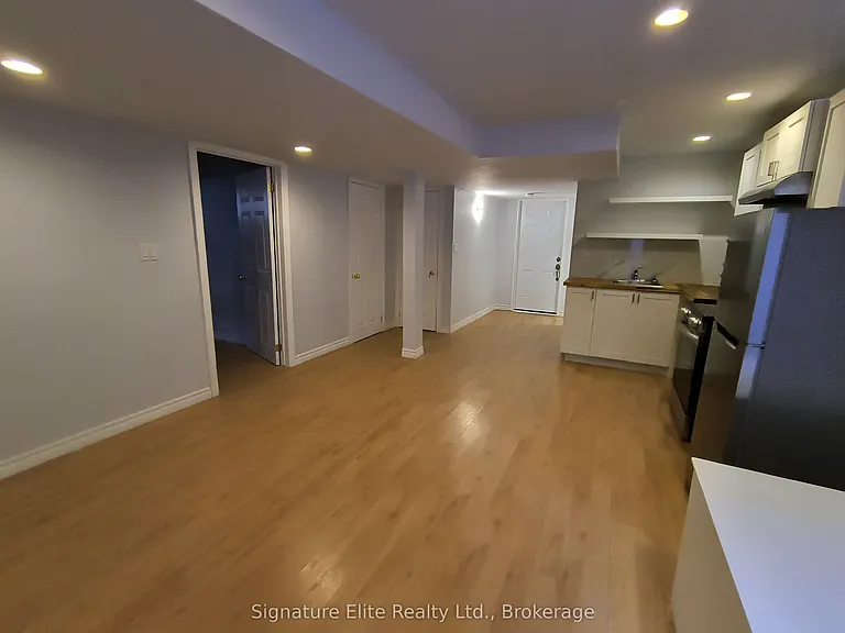 84 Villa Royale Ave #BASEMENT — Photo 4