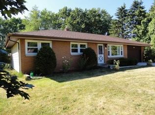 W181N5735 Jackson Dr, Menomonee Falls, WI 53051