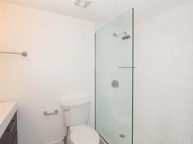 199 14th St NE #205 — Photo 8