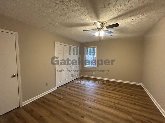 5th image of 90 Meadowbrook Ct #E
