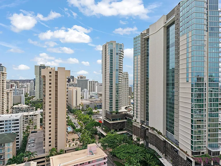 2092 Kuhio Ave #906 — Photo 28