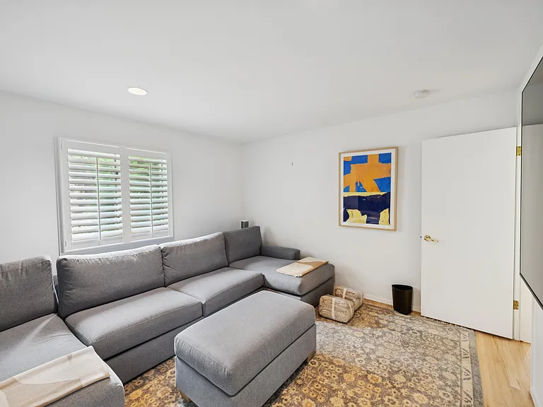 27 Lafayette St — Photo 10