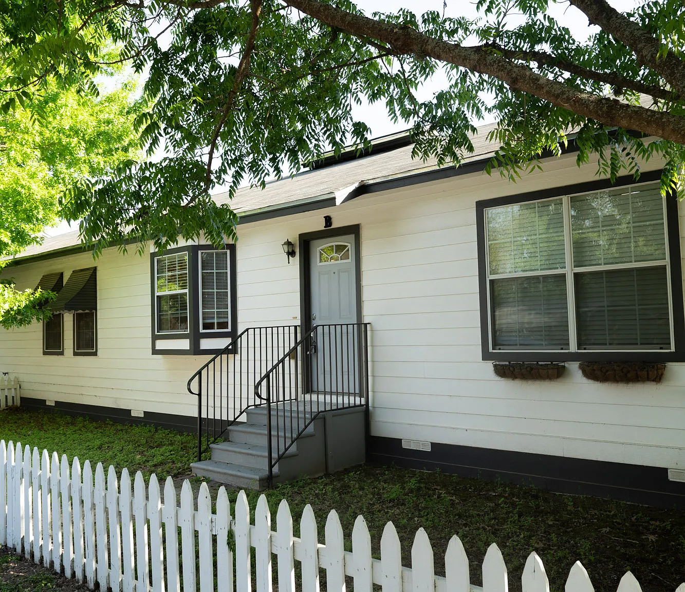 2 bed, 1200 sqft, $1,750 — Photo 1