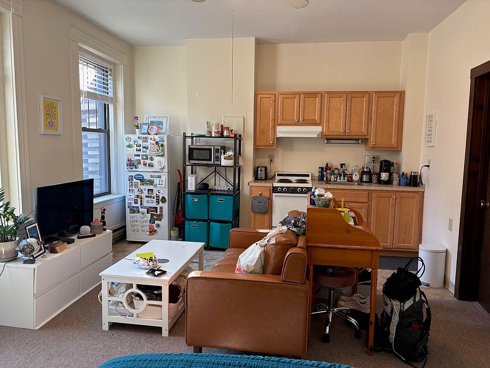 1st image of 12 Symphony Rd APT 3