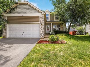 5 Hummingbird Ct, Streamwood, IL 60107