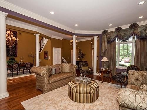 3rd image of 54 Kensington Cir