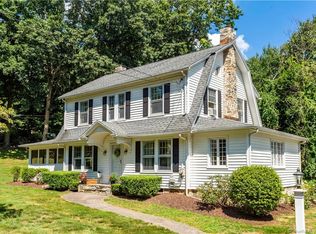 131 Beardsley Pkwy, Trumbull, CT 06611