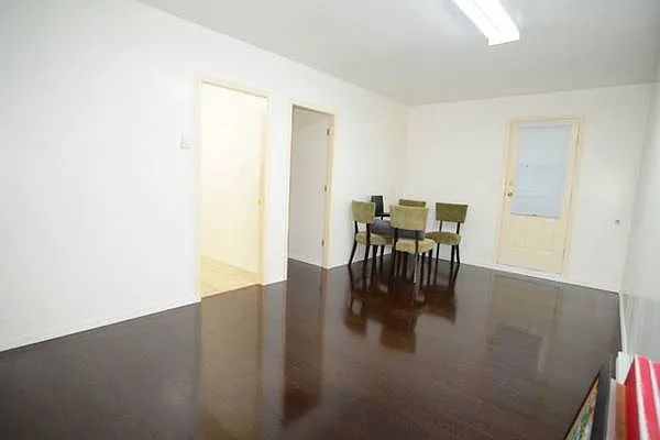 877 Admirals Rd — Photo 1