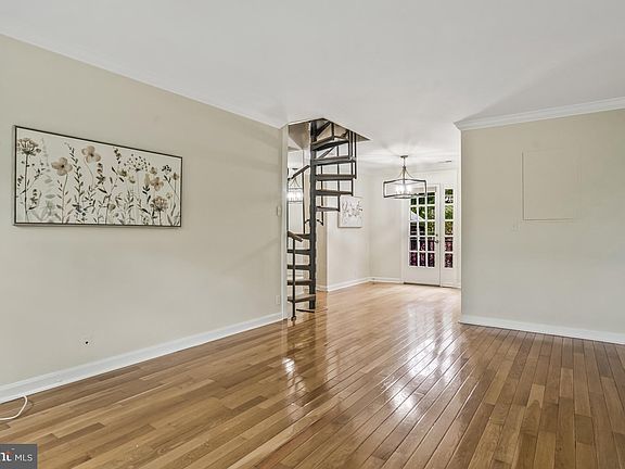 3rd image of 4912 28th St S APT B1