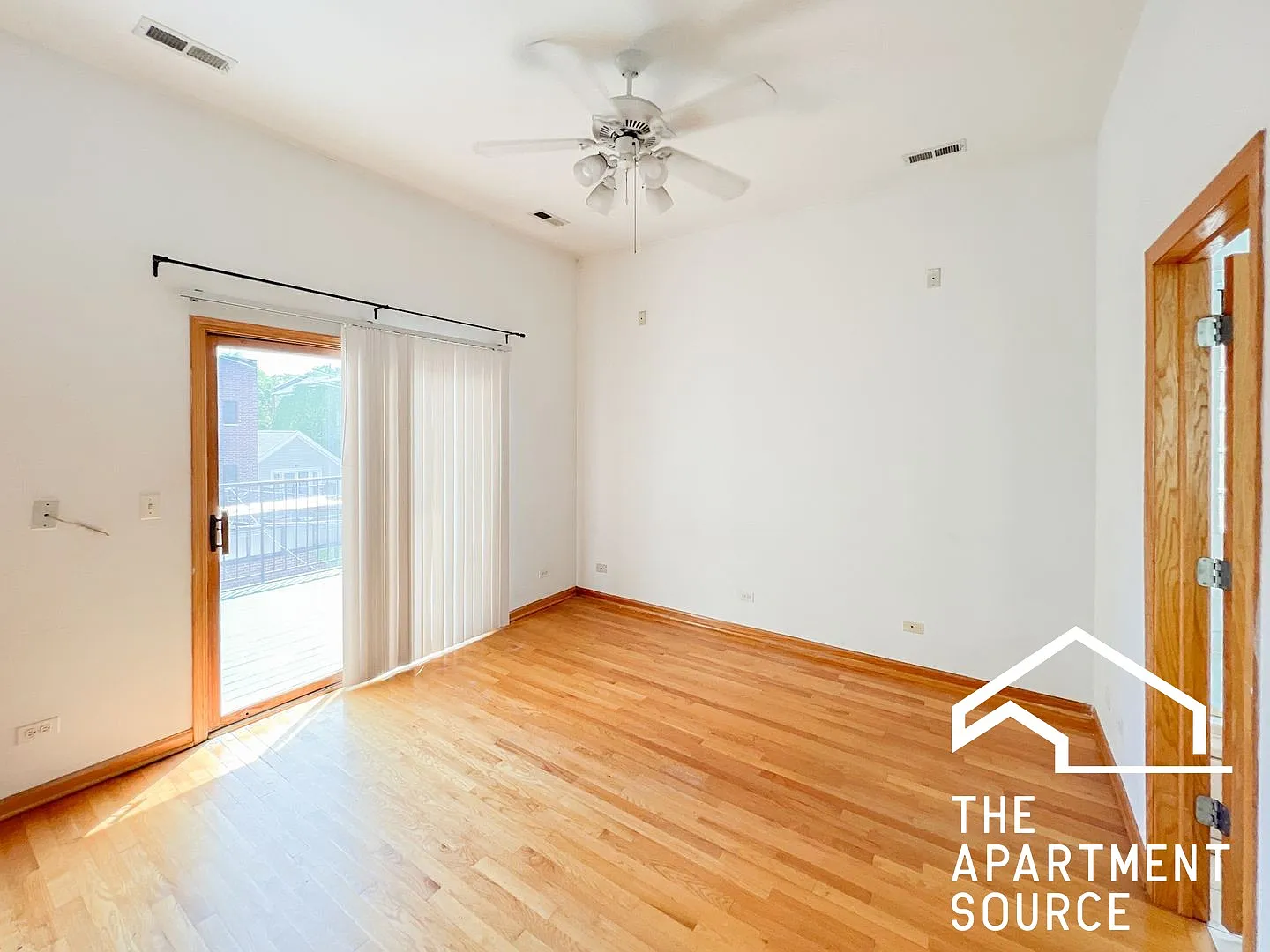 3 bed, 1800 sqft, $5,150 — Photo 3