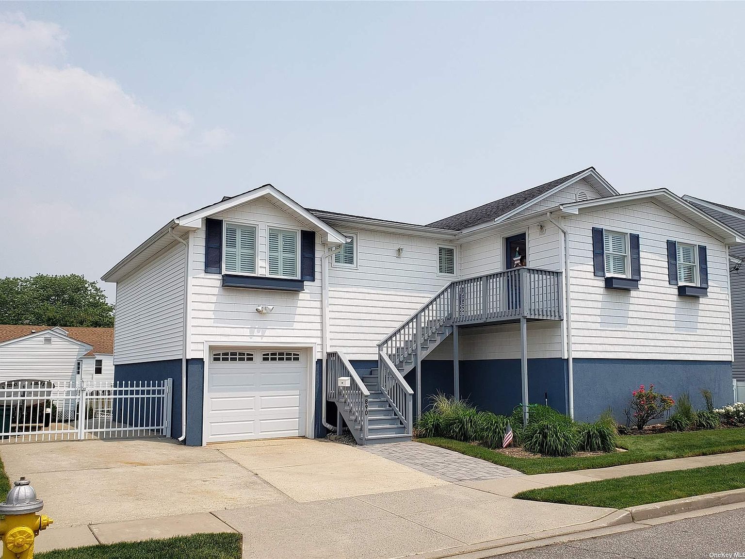 890 S 6th Street, Lindenhurst, NY 11757 Zillow