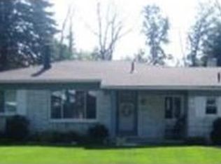 832 W Oxhill Dr, White Lake, MI