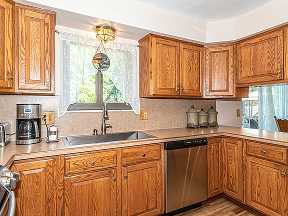 3rd image of 16611 Terra Bella Dr