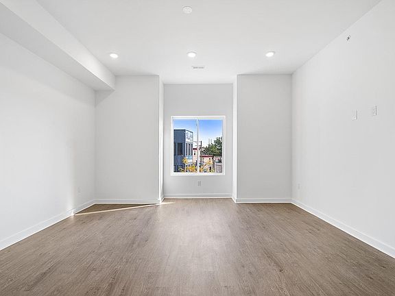 3rd image of 5049 Baltimore Ave #3L