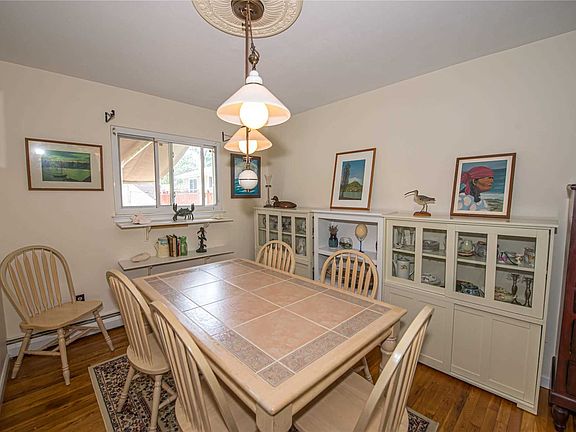 4th image of 174 Poet Ave