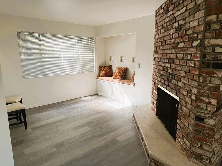 908 Middle Ave #F — Photo 3