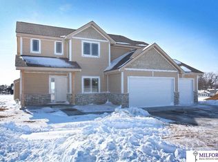 430 N 10th Ave, Springfield, NE 68059