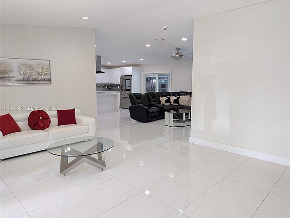 3rd image of 13925 SW 158th Ter