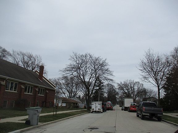 4th image of 3640 S 87th St