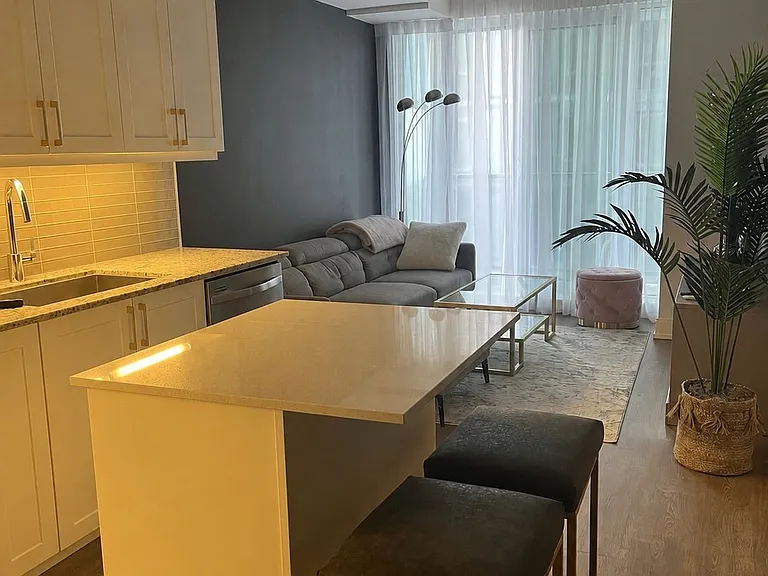 9608 Yonge St #705A — Photo 4