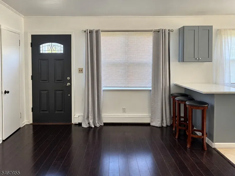 2 bed, 1.0 bath, $2,500 — Photo 4