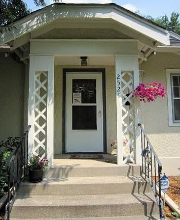 2nd image of 2521 31st Ave S