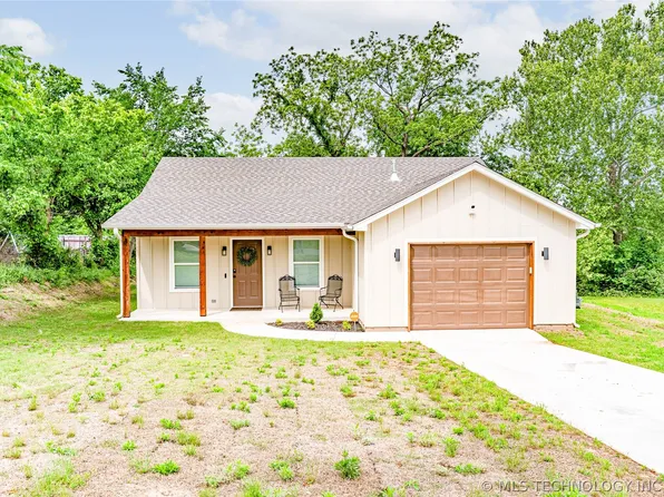 1602 S Hickory St, Bristow, OK 74010