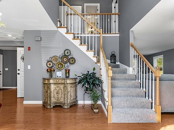5th image of 15 Beechwood Dr
