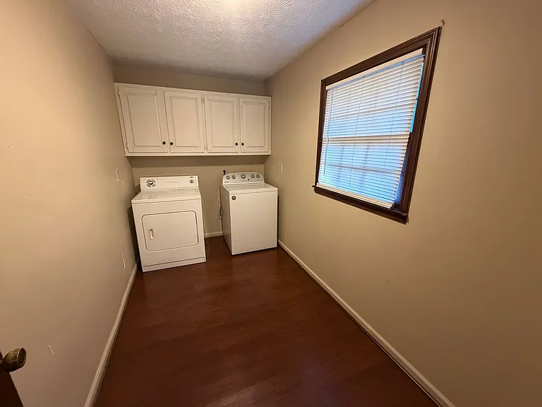 364 Regal Dr — Photo 18