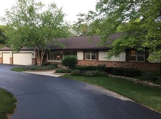 S37W22281 Crestview Dr, Waukesha, WI 53189