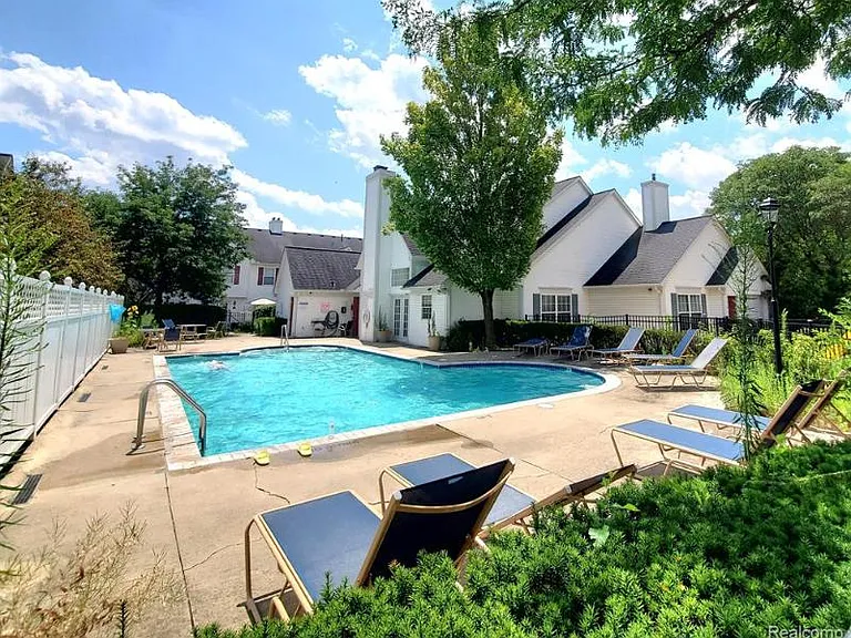 30346 Nantucket Dr #86 — Photo 20