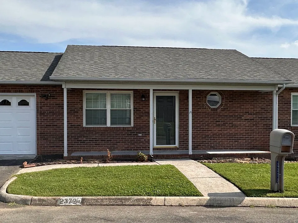 2372 Governors Ct