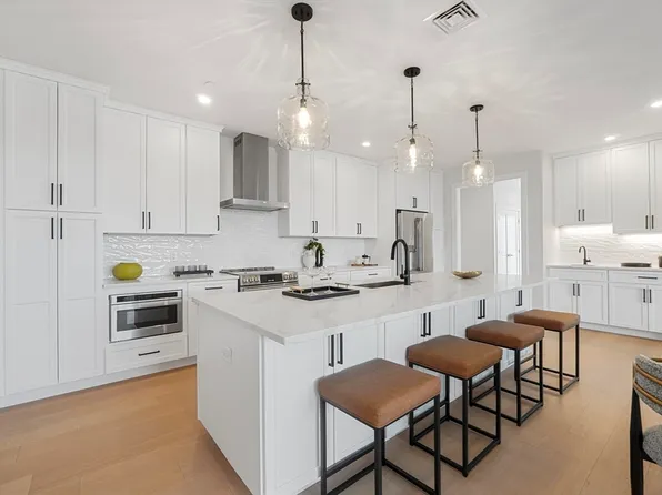 62 Foundry St #505, Wakefield, MA 01880