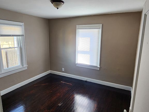 4th image of 951 N Denny St