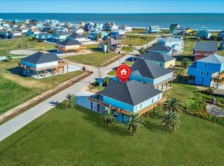 956 Copacabana Dr, Crystal Beach, TX 77650