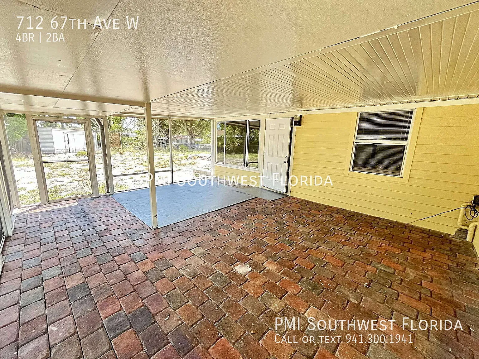 4BR + Bonus Room and Fenced Yard! | Oversized Outdoor Screened Lanai! — Photo 4
