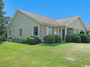 236 Scotch Pine Dr, Macomb, IL 61455