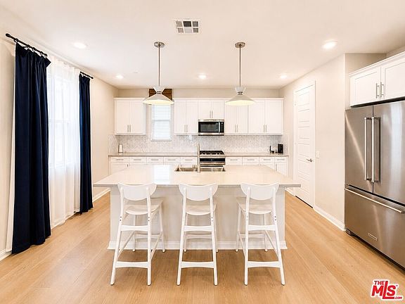 4th image of 751 Daniel Freeman Cir