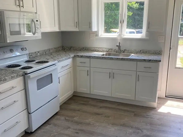 1314 Willowbrook Rd, New Castle, PA 16101